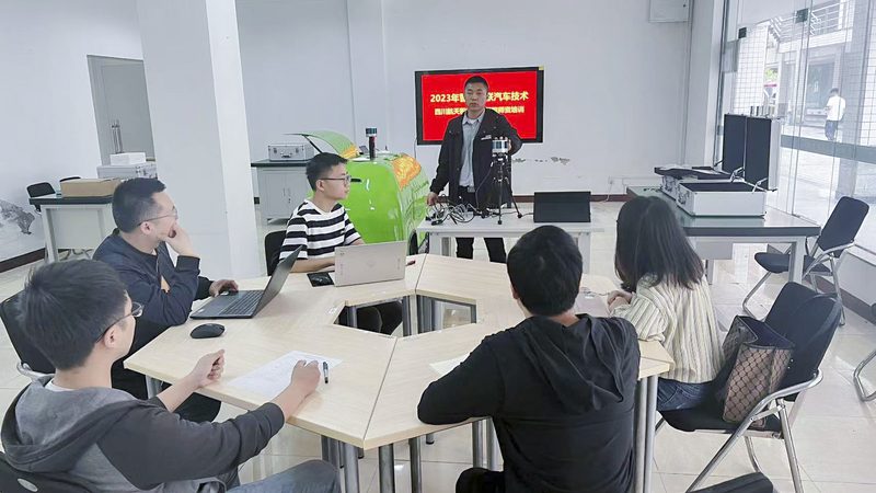 成都电工培训，掌握电力技能的必经之路